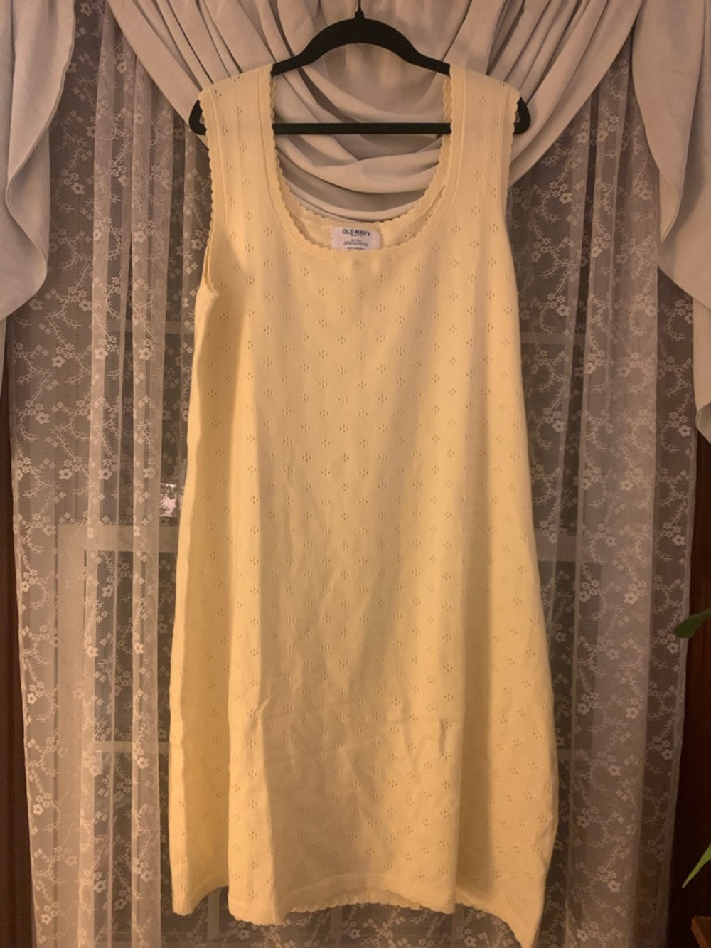 Old Navy Pale Yellow Eyelet Sleeveless Shift Sweater Dress